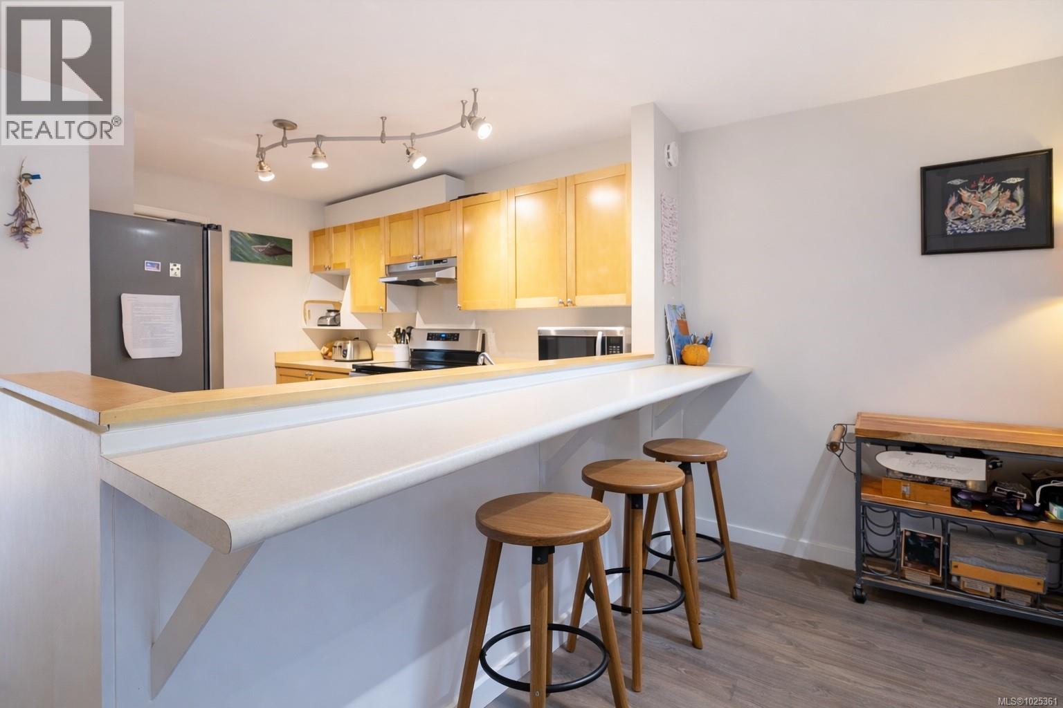 4 301 Arnet Rd, Tofino