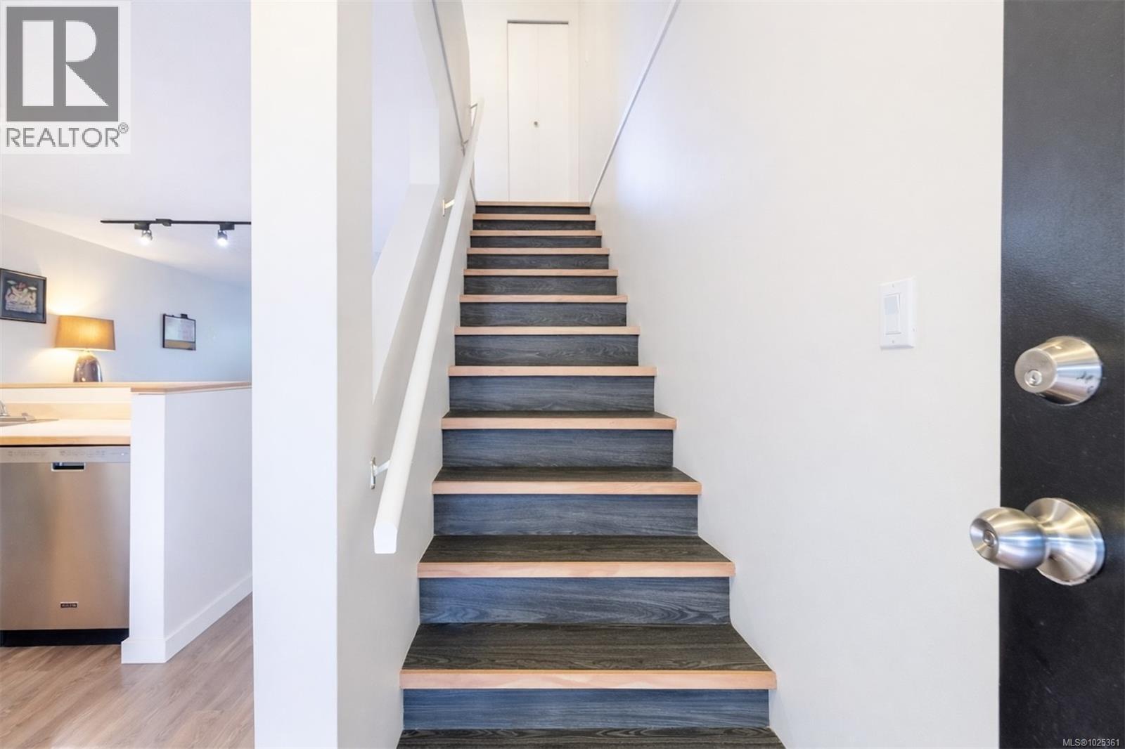 4 301 Arnet Rd, Tofino