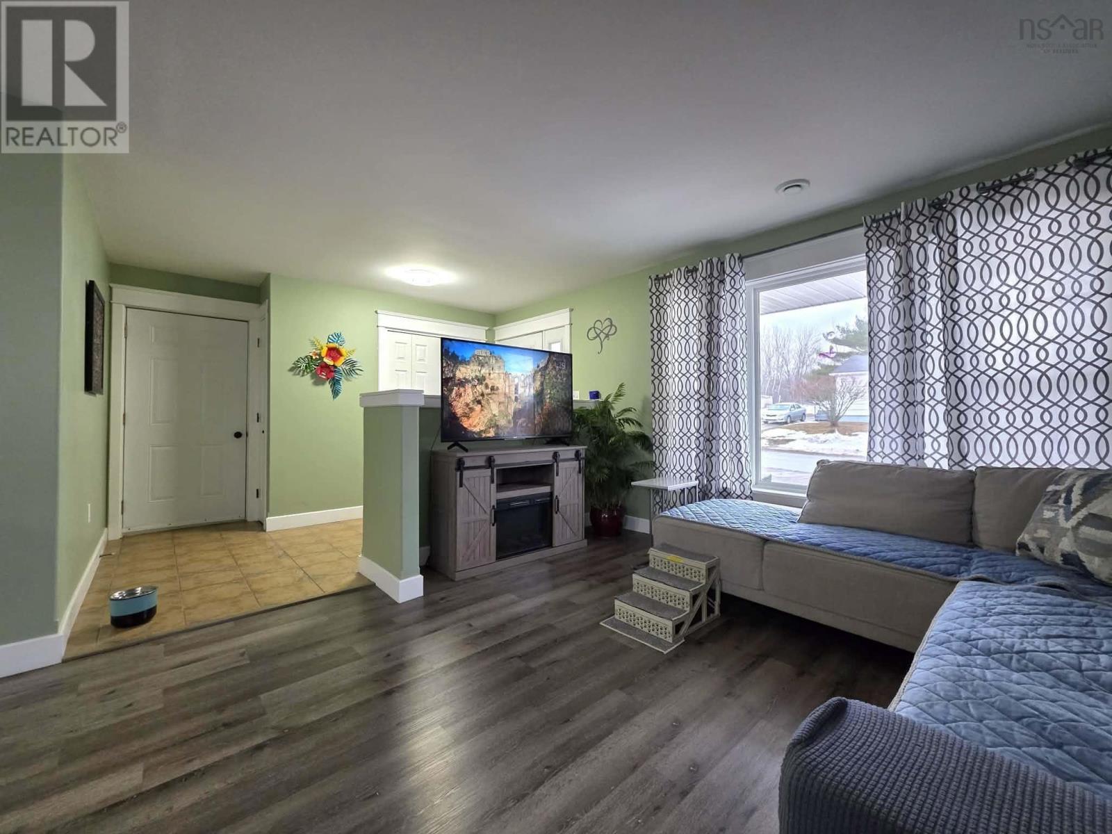 Property 22 of 23 of 1611 MacKay Street