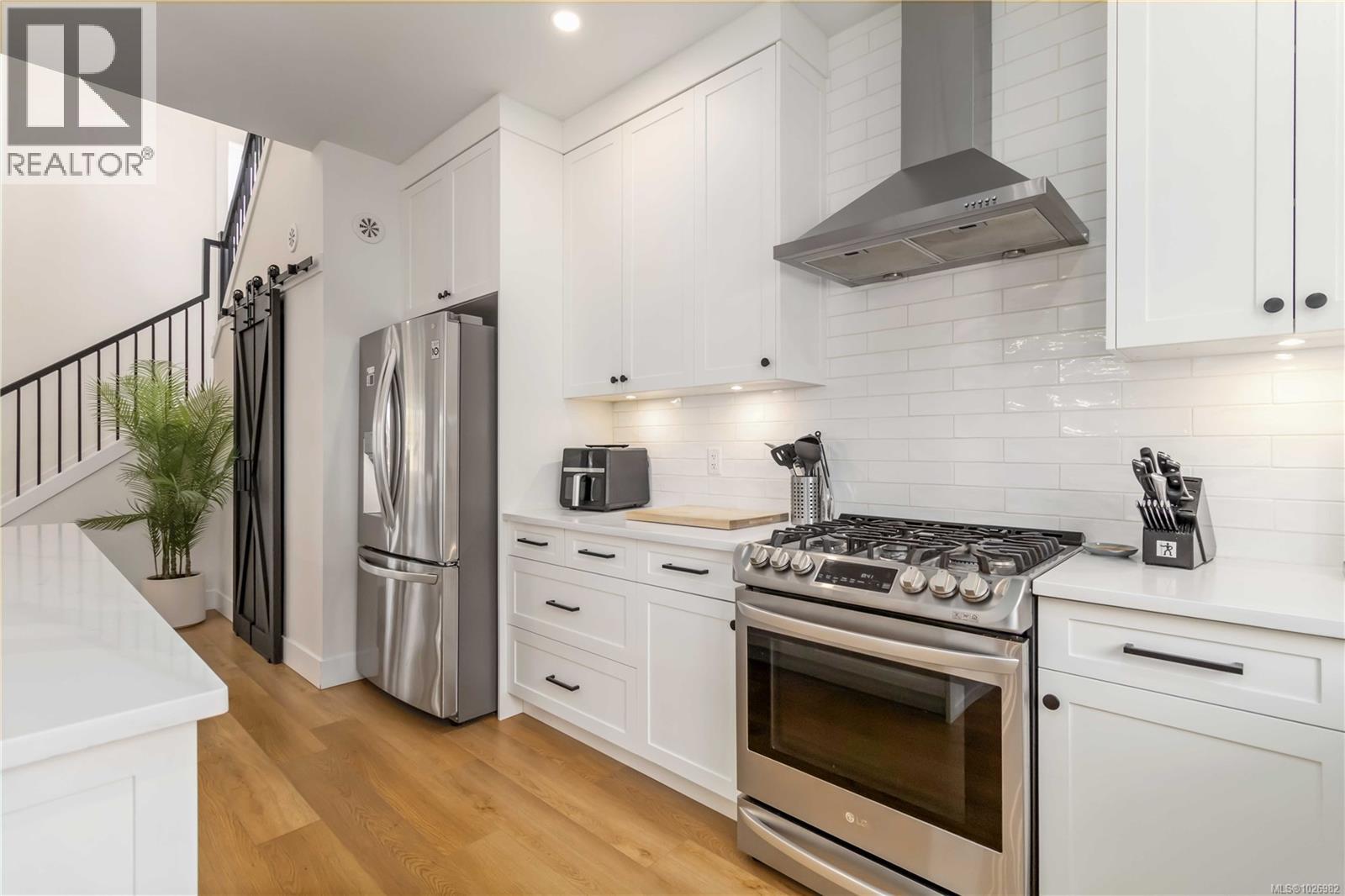 991 SPRINGHILL RD - 13