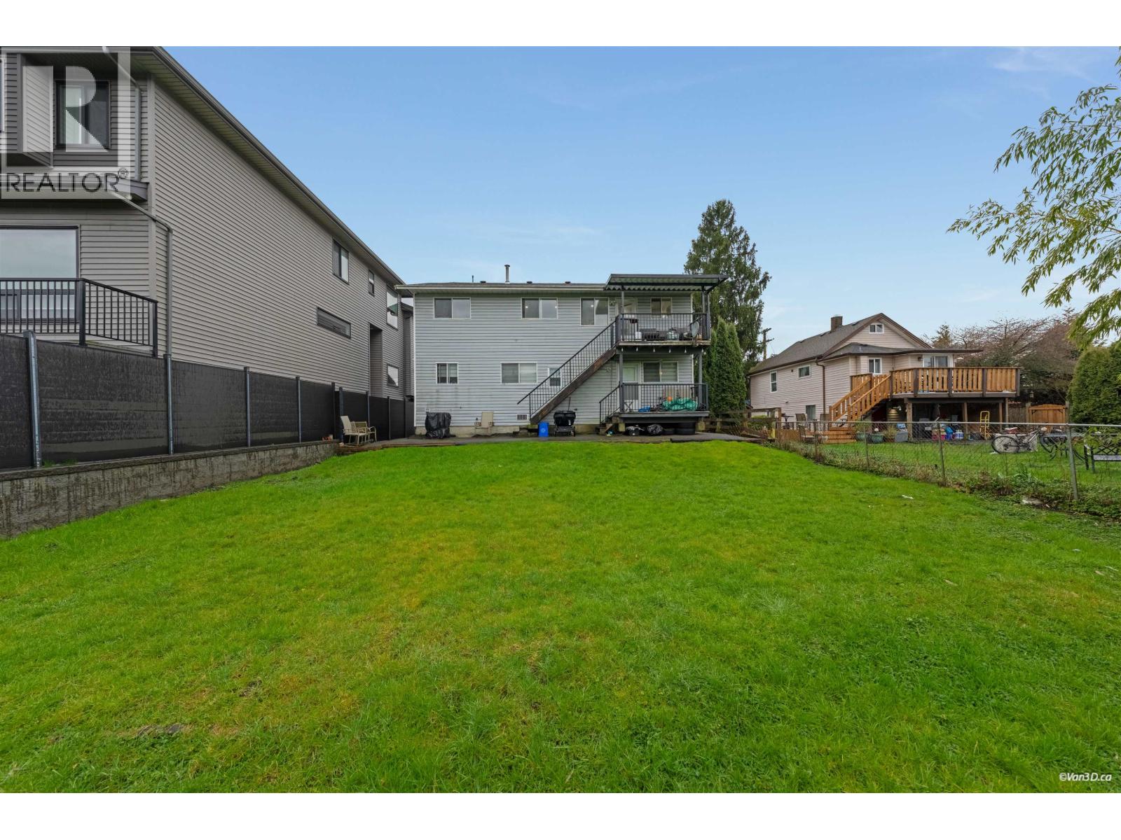 249 PEMBINA STREET, New Westminster