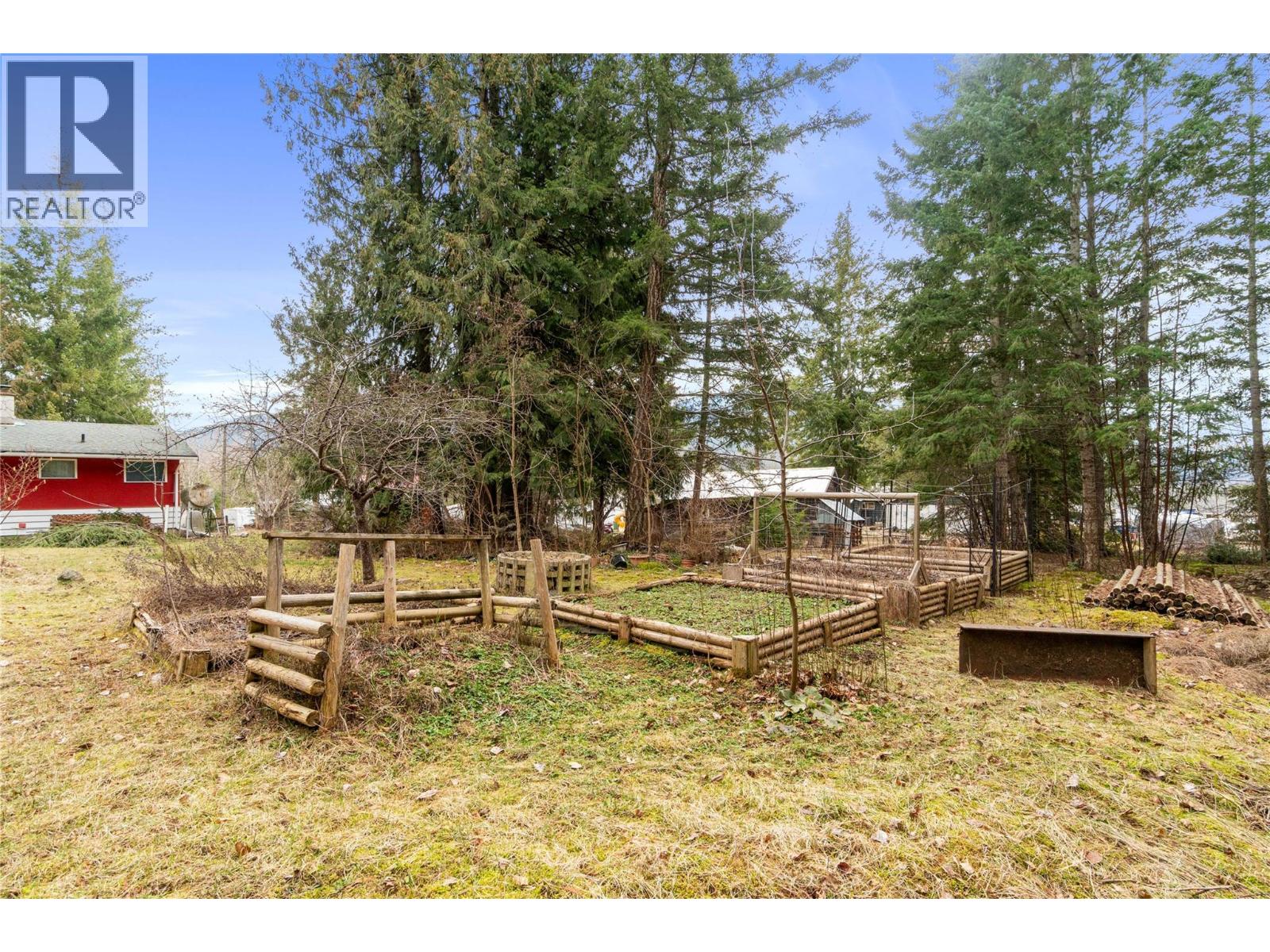 4841 5 Avenue SW, Salmon Arm