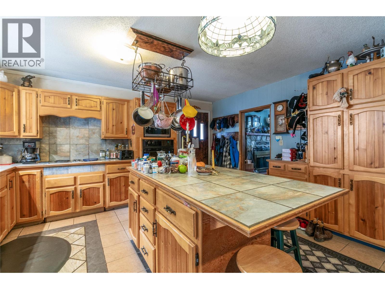 4841 5 Avenue SW, Salmon Arm