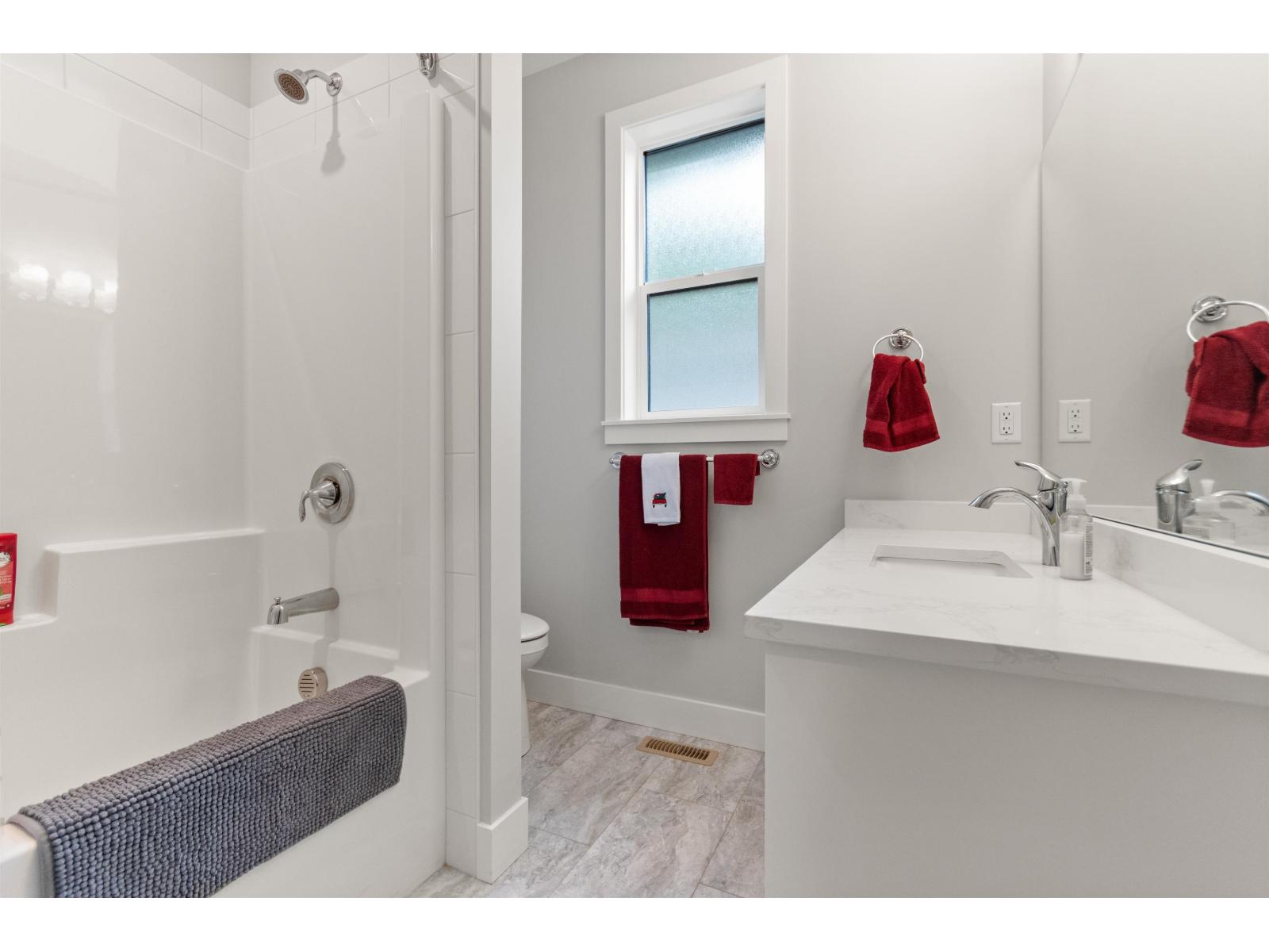 7 21196 KETTLE VALLEY ROAD, Kawkawa Lake, Hope