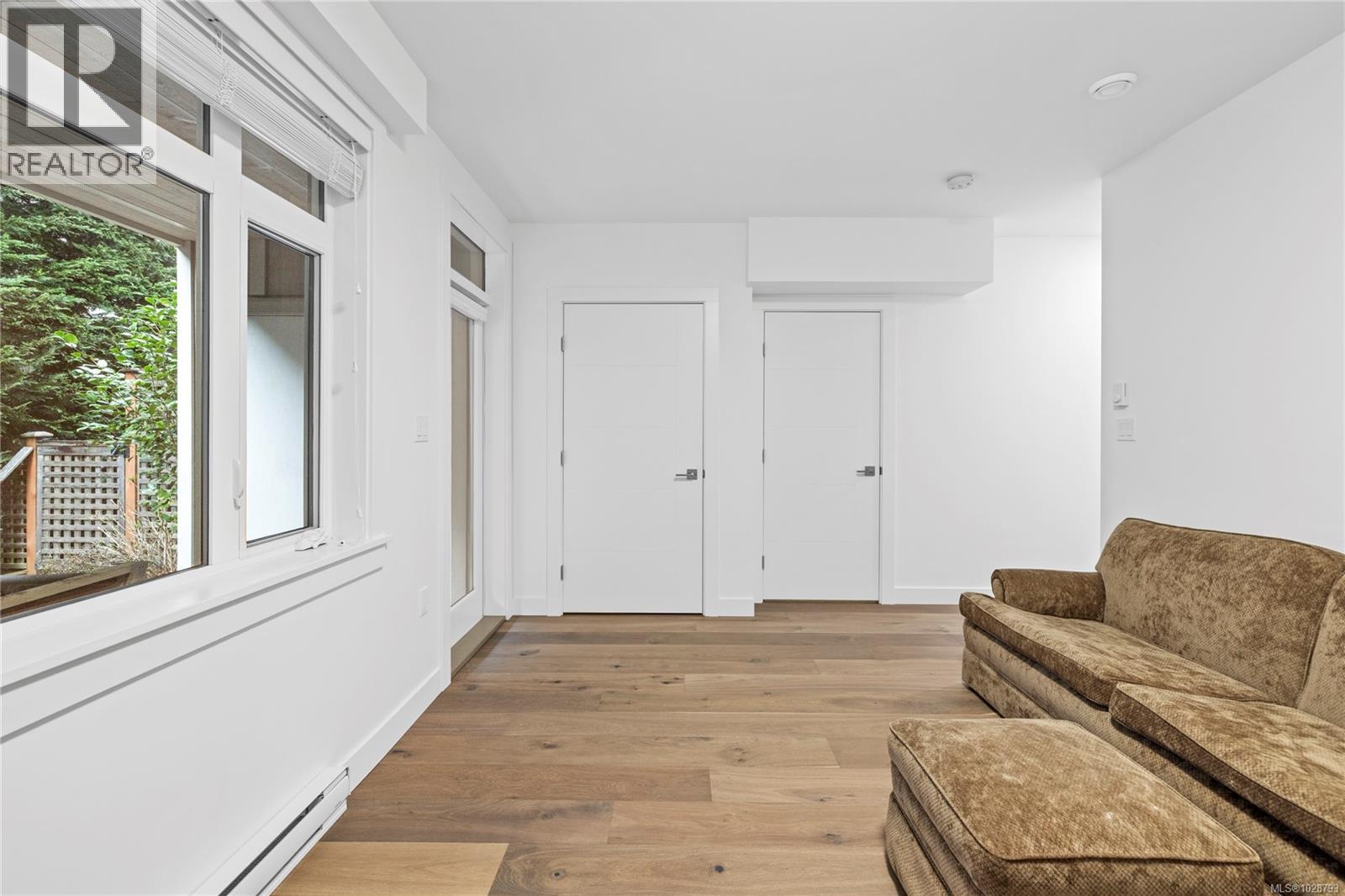 #6 180 FIRST AVE - 5