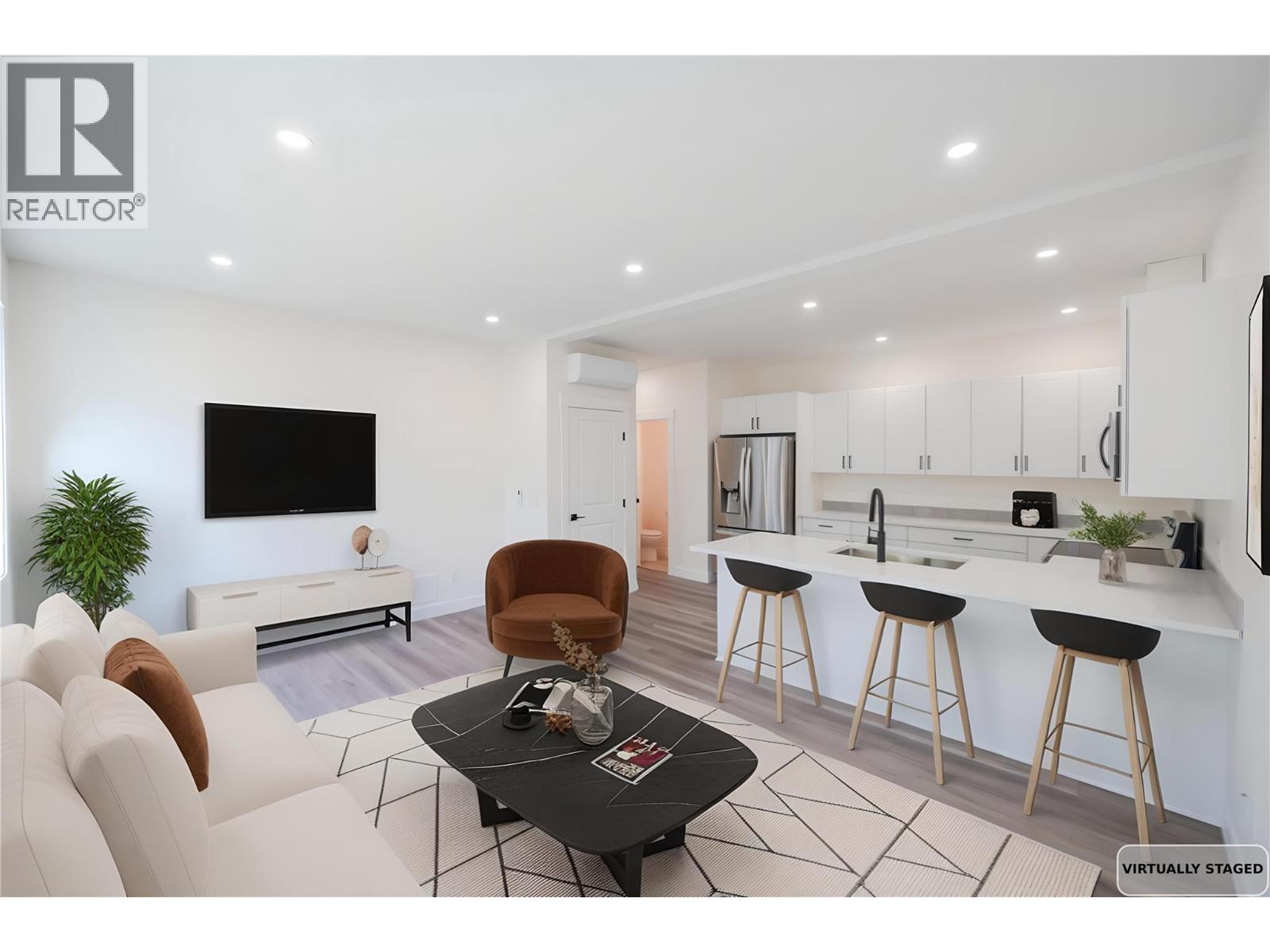 11612 Victoria Road S Unit# 101, Summerland