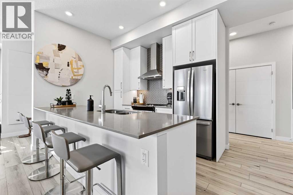 Single Family House for Sale in   Les Jardins Park SE Douglasdale/Glen Calgary 