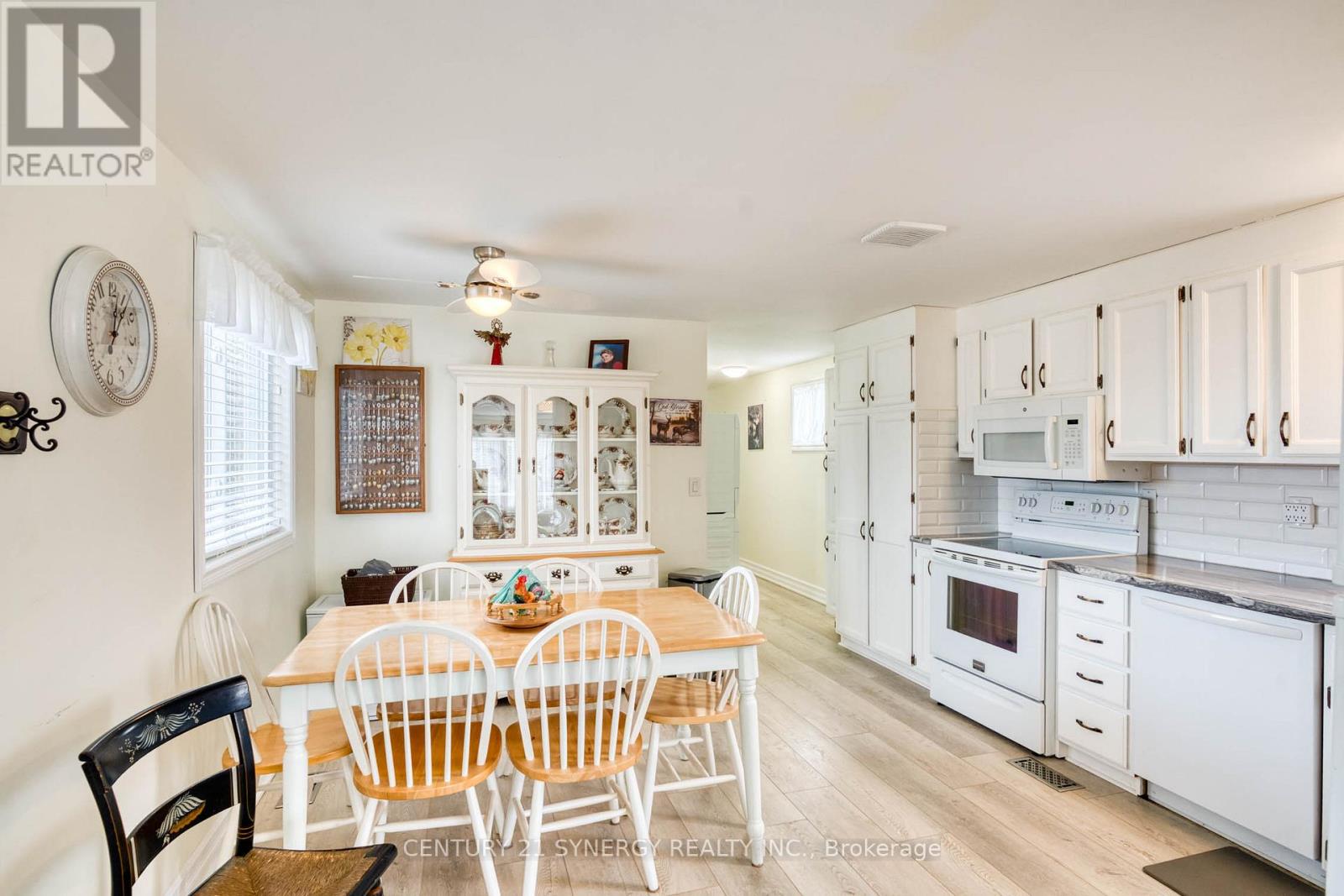 204 HILLVIEW ROAD - 3