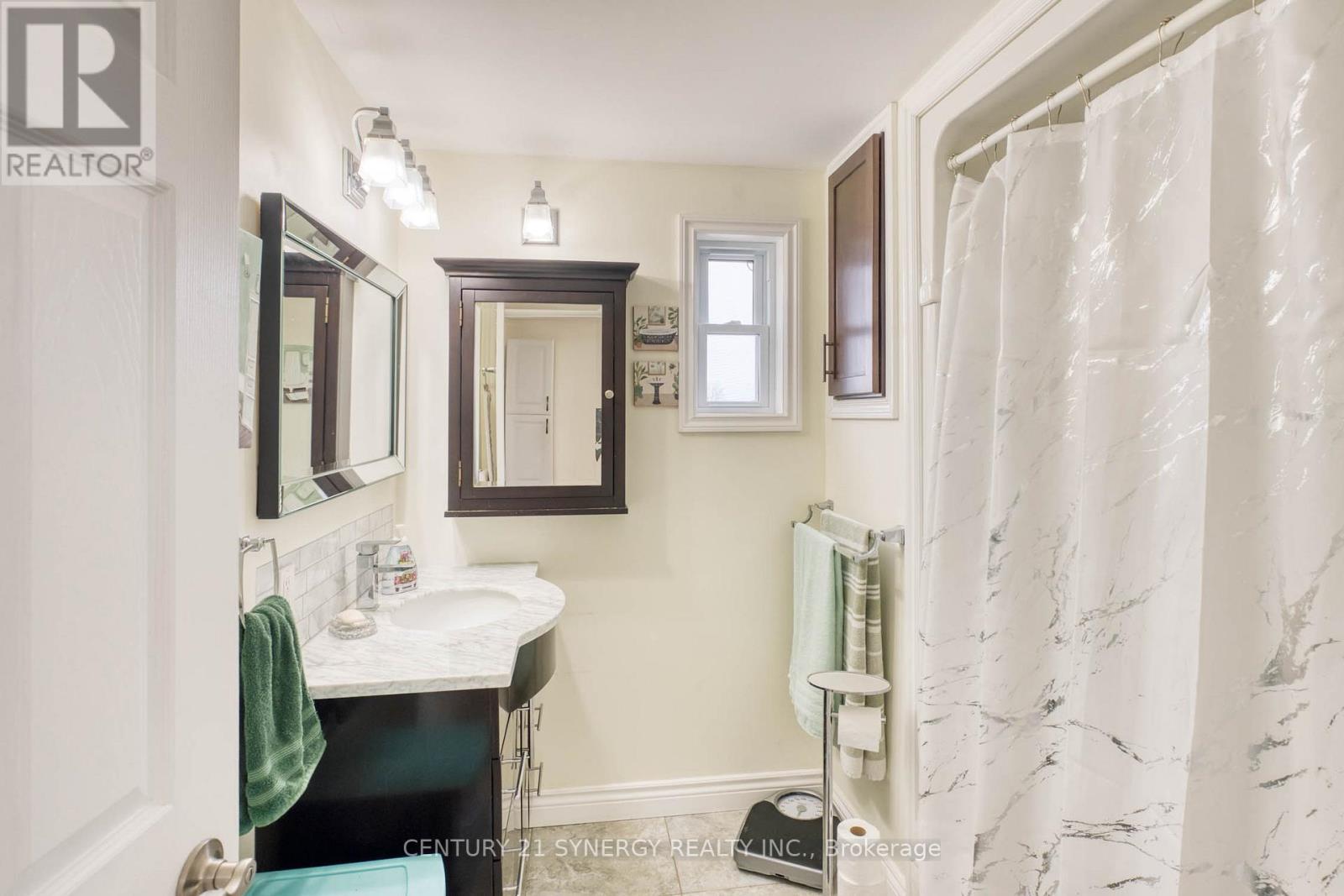 204 HILLVIEW ROAD - 6