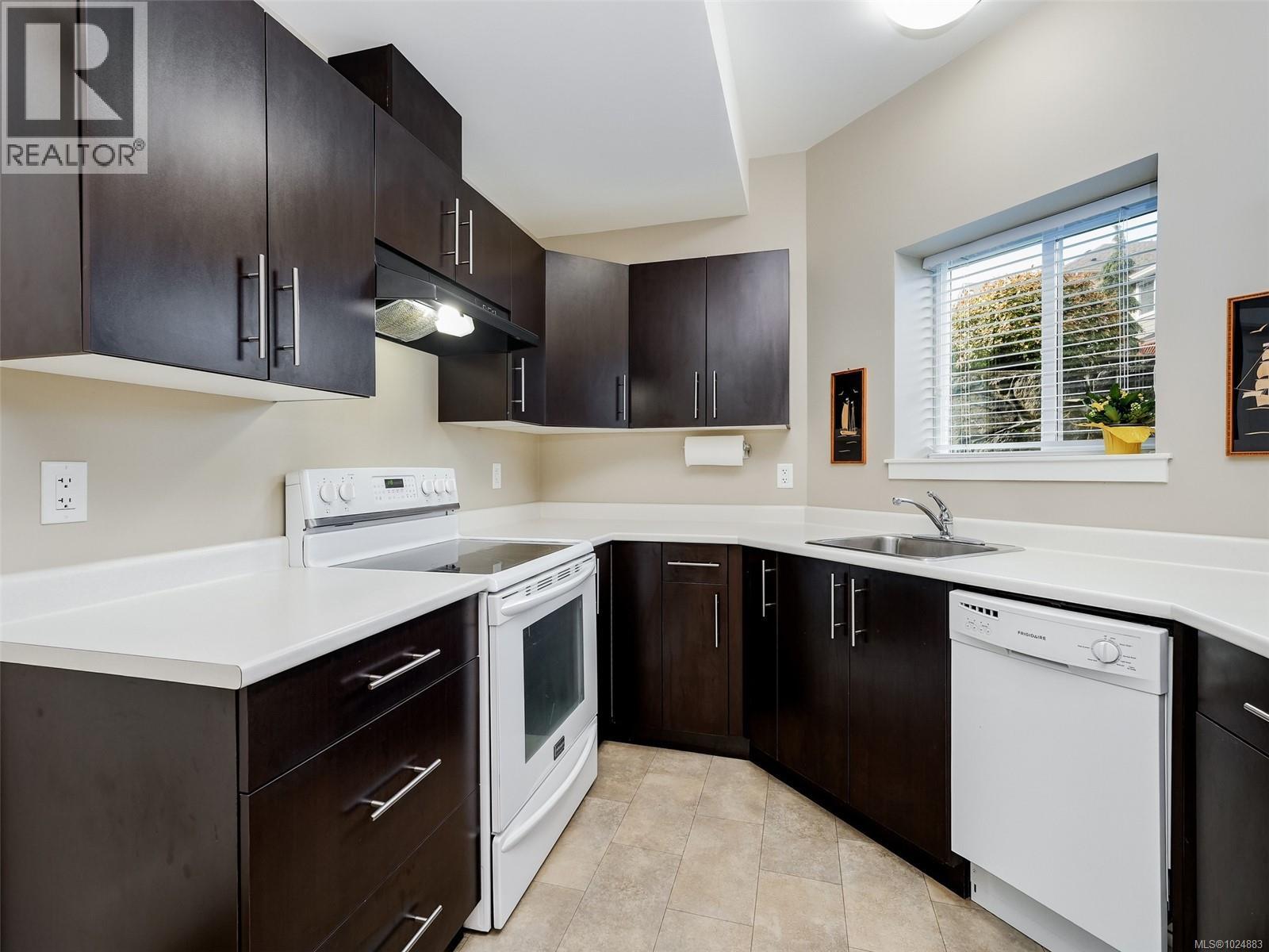 1236 Freshwater Cres, Langford