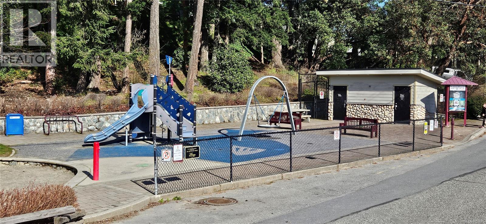 1236 Freshwater Cres, Langford