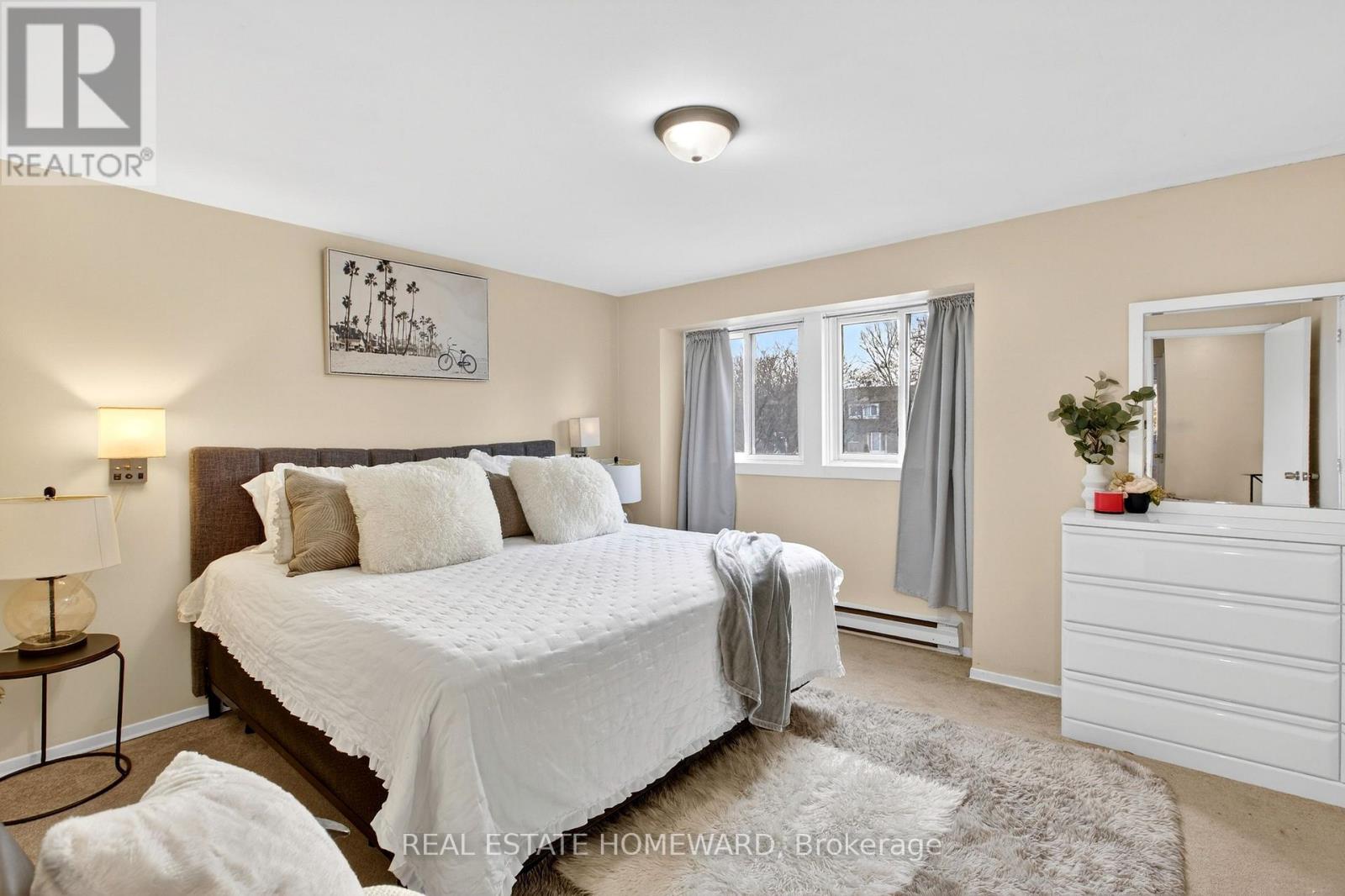 #22 350 CAMELOT COURT - 16