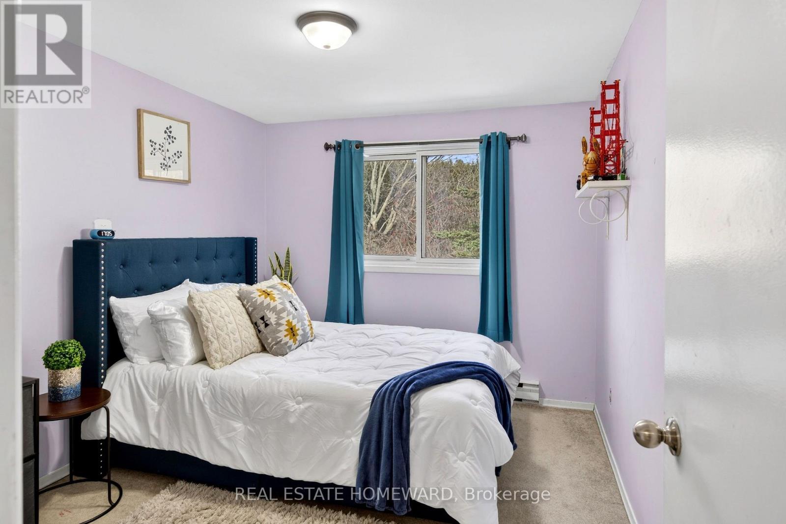 #22 350 CAMELOT COURT - 17