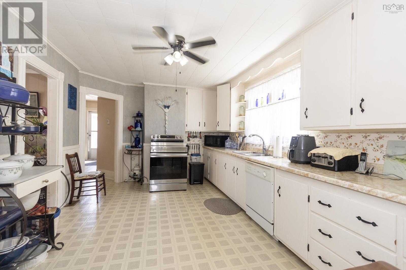 Property 14 of 31 of 10 Patterson Street