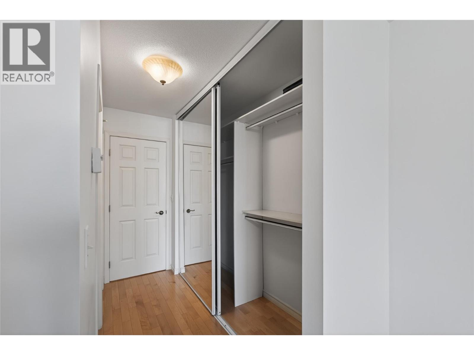 #101 1055 Lawrence Avenue - 7