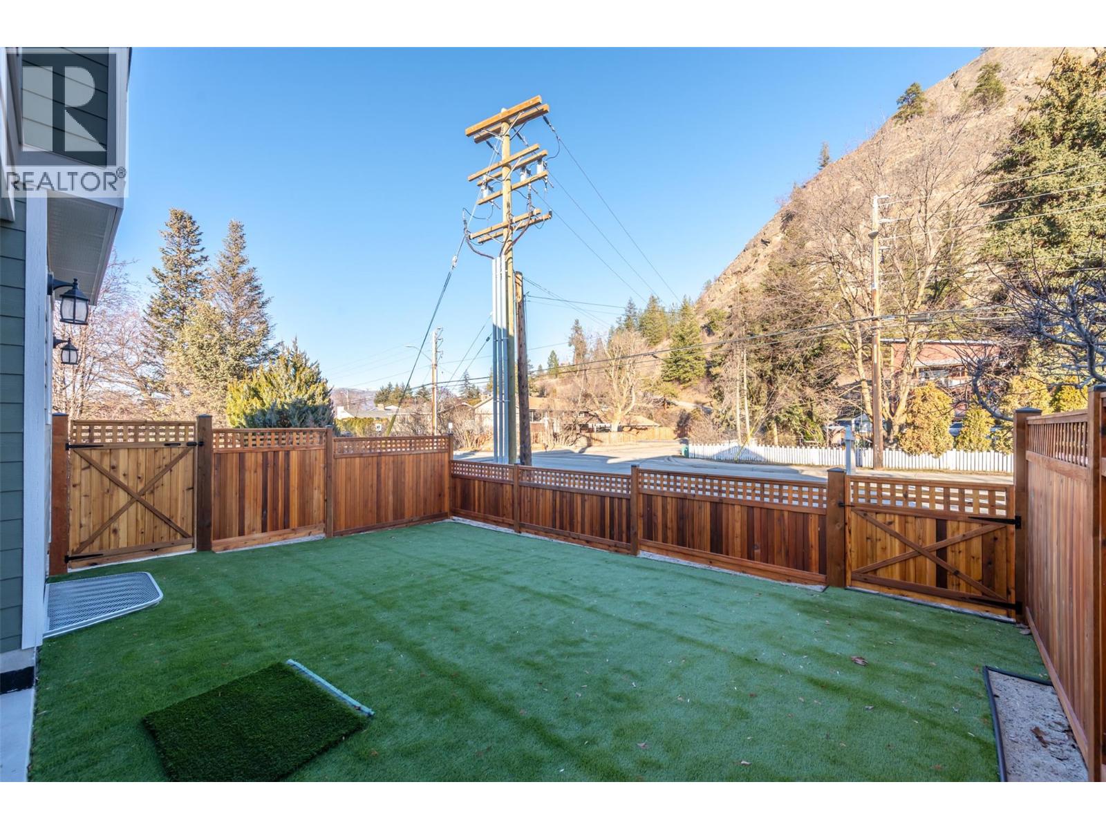 11612 Victoria Road S Unit# 102, Summerland