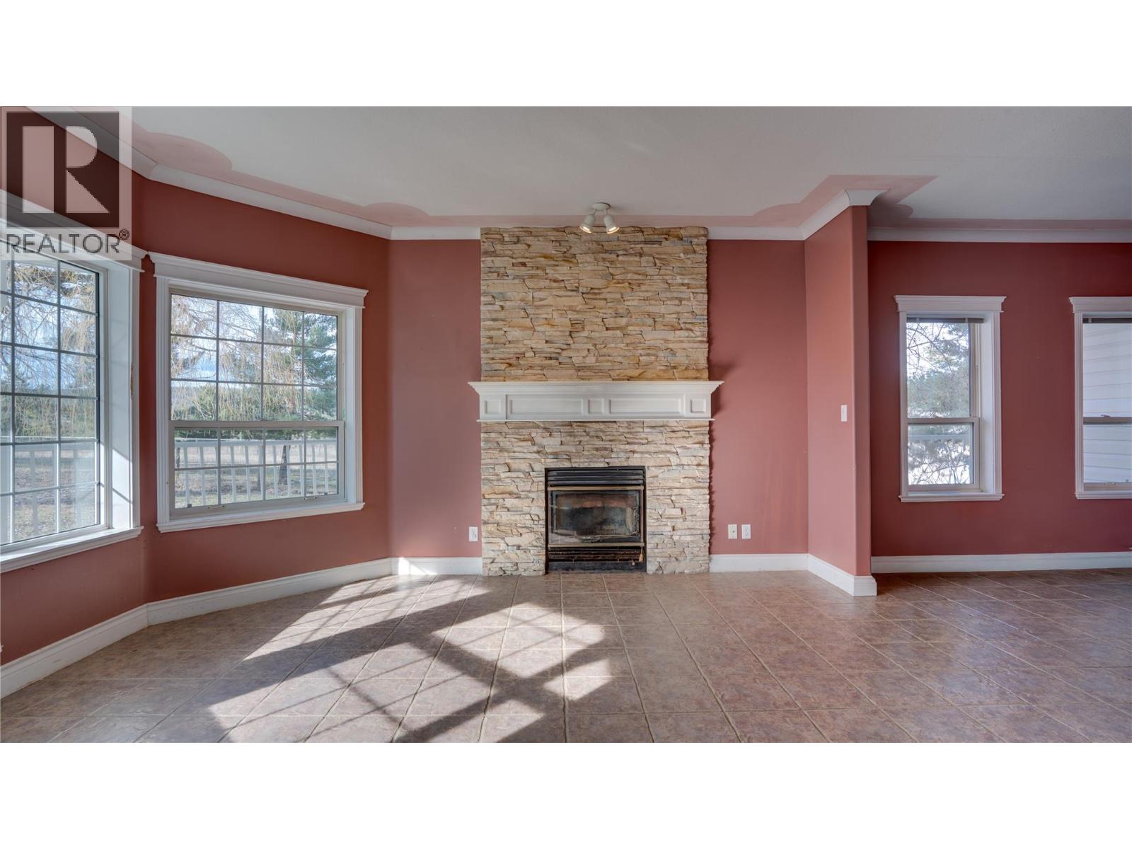  5580 Back Enderby Road, Spallumcheen