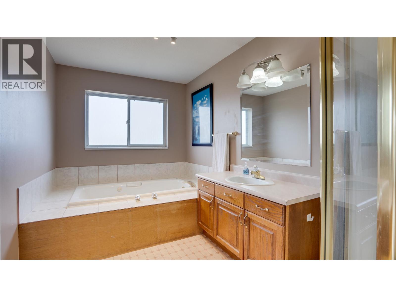  5580 Back Enderby Road, Spallumcheen