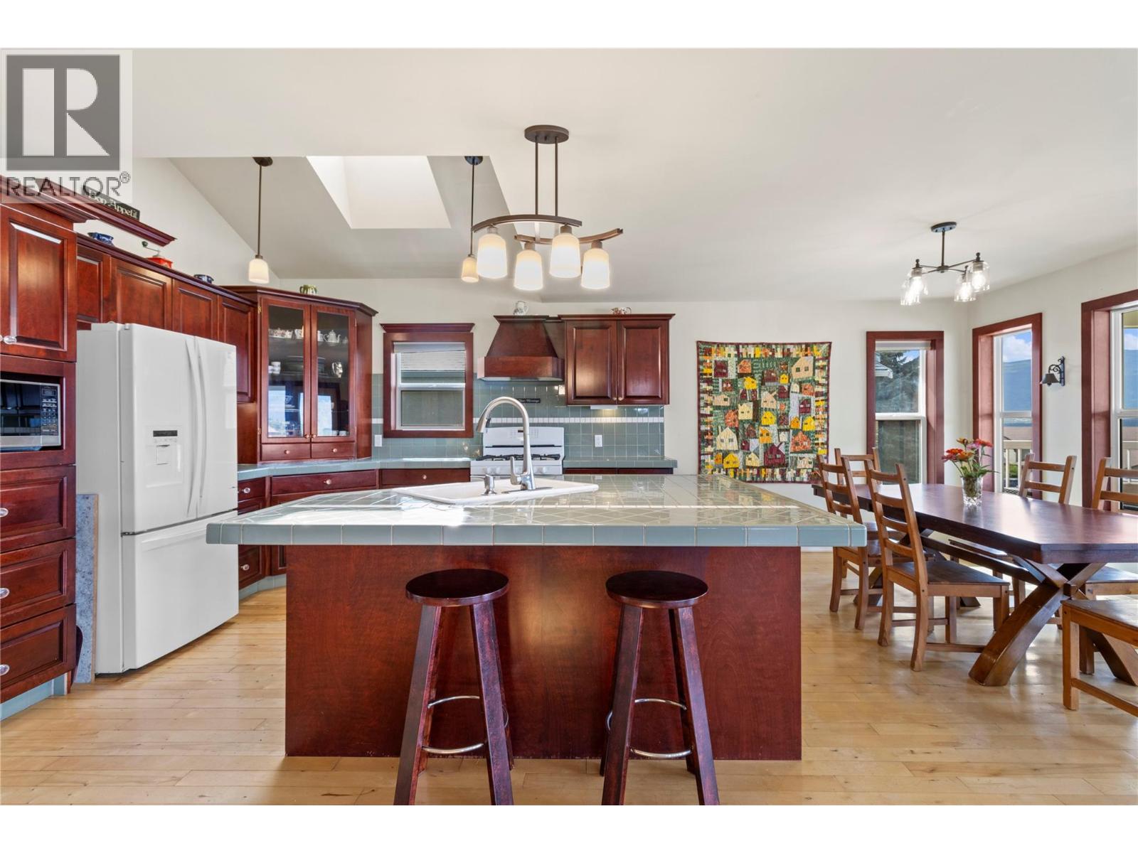 2500 4th Avenue SE, Salmon Arm