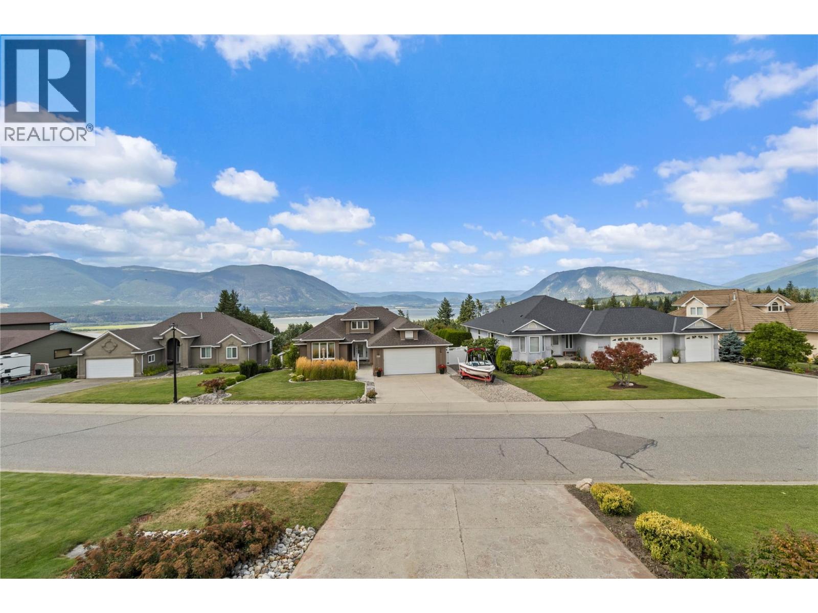 2500 4th Avenue SE, Salmon Arm