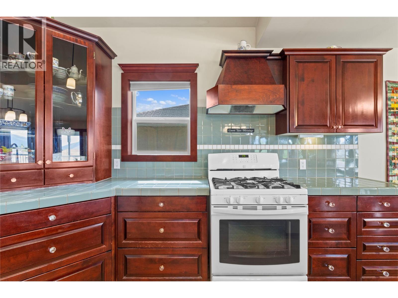 2500 4th Avenue SE, Salmon Arm