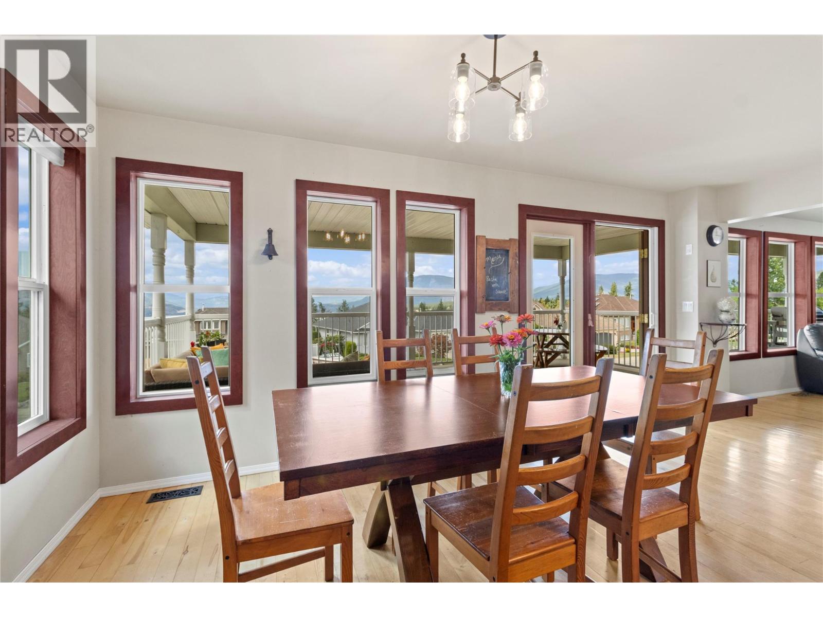 2500 4th Avenue SE, Salmon Arm