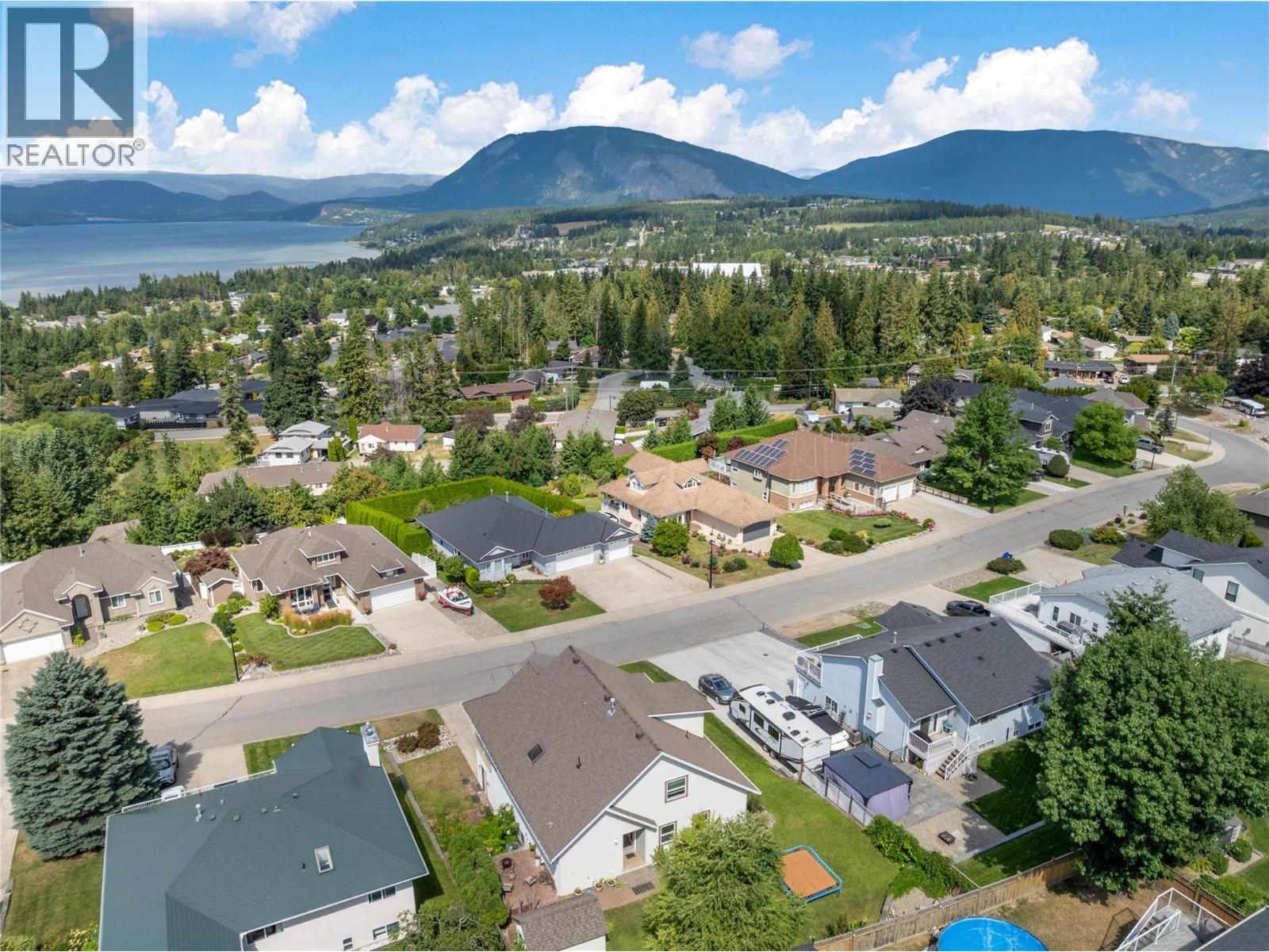 2500 4th Avenue SE, Salmon Arm