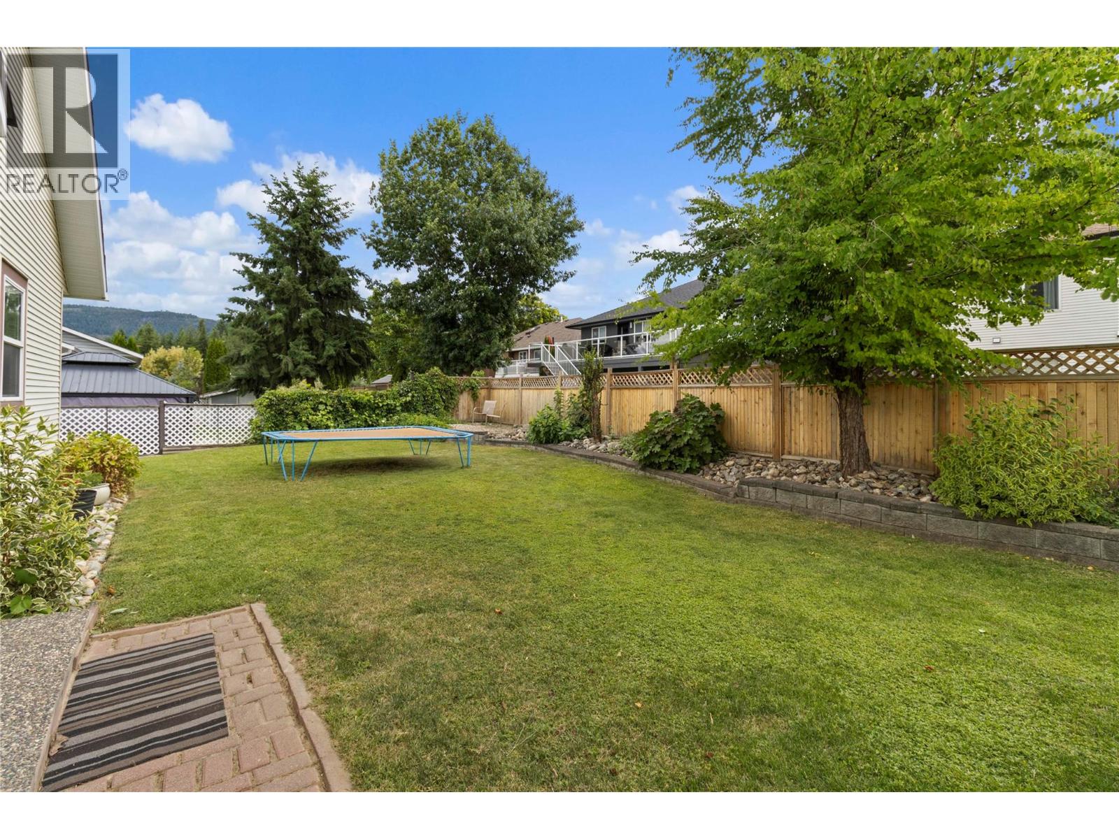 2500 4th Avenue SE, Salmon Arm