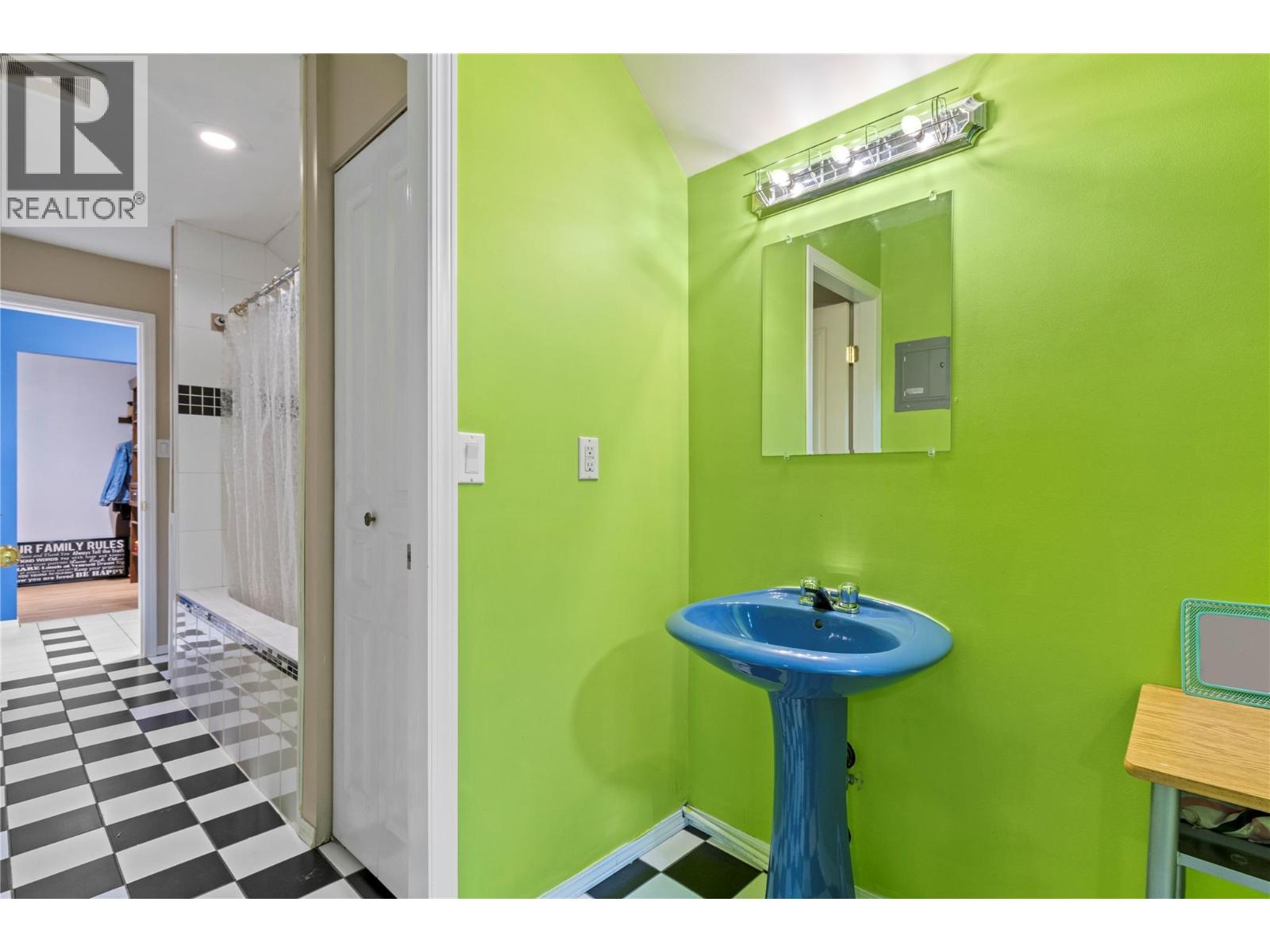 2500 4th Avenue SE, Salmon Arm