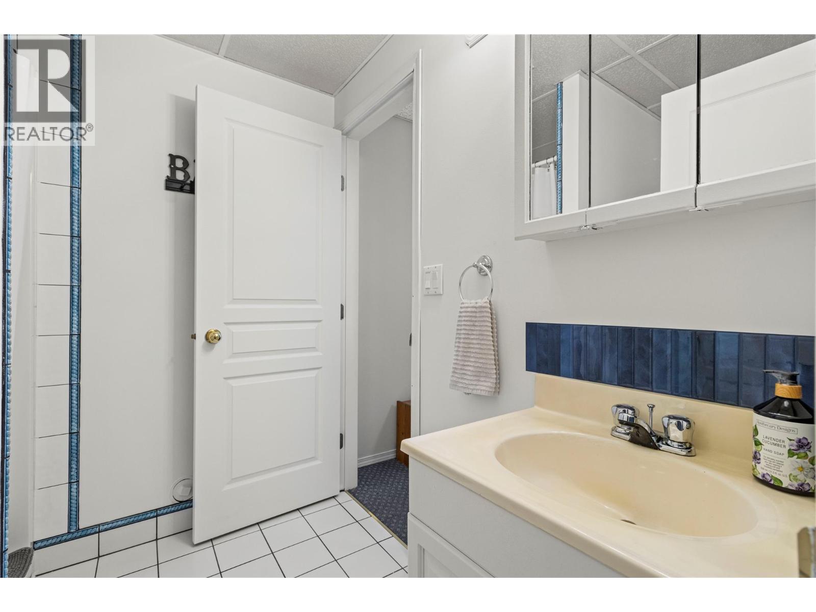 2500 4th Avenue SE, Salmon Arm