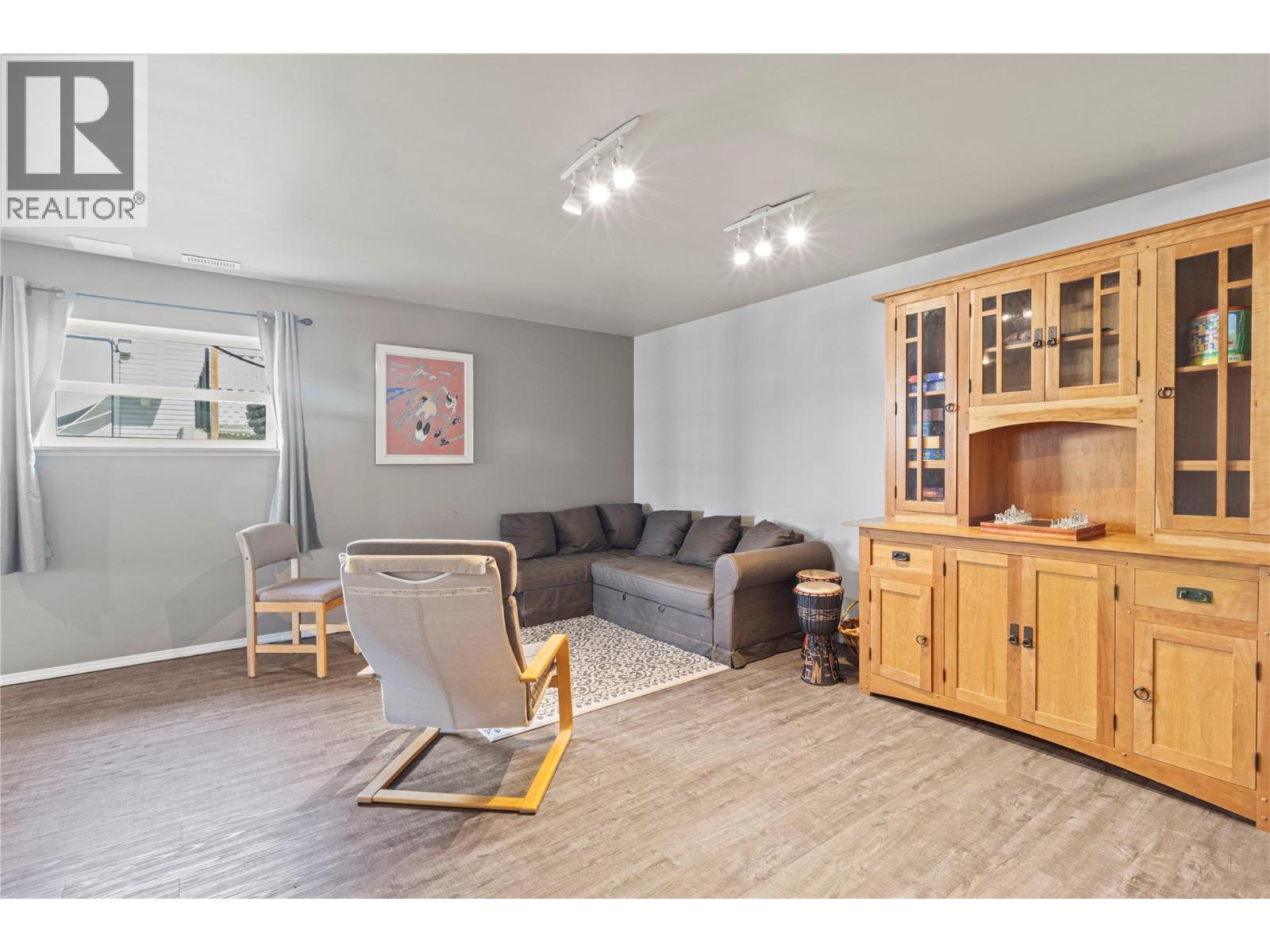 2500 4th Avenue SE, Salmon Arm