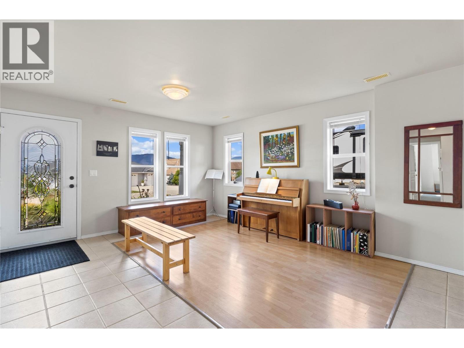 2500 4th Avenue SE, Salmon Arm