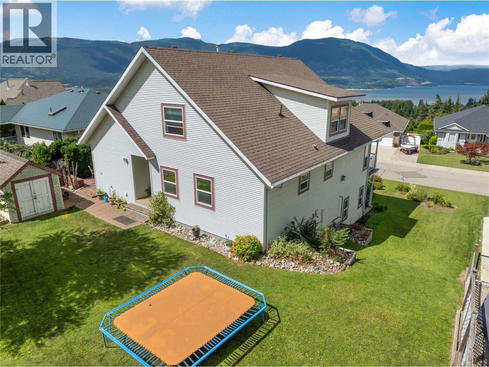2500 4th Avenue SE, Salmon Arm