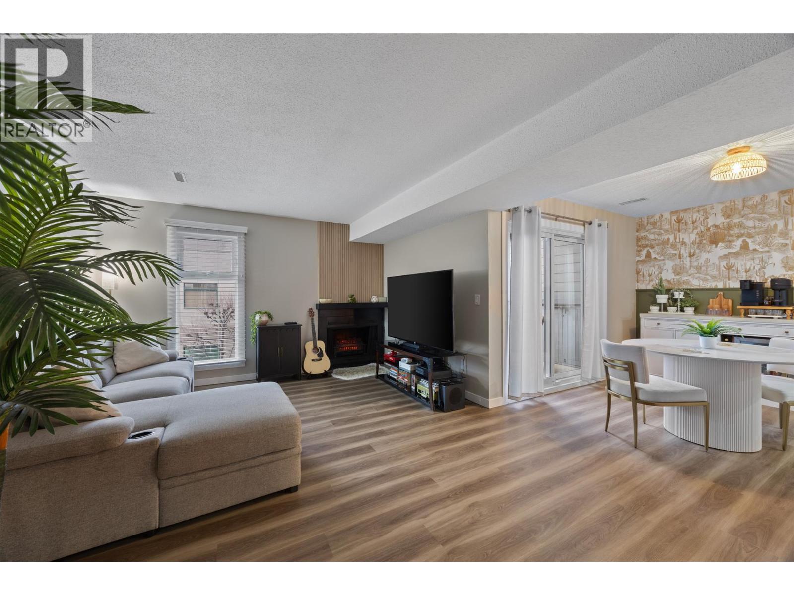 1221 HUGH ALLAN Drive Unit# 4, Kamloops