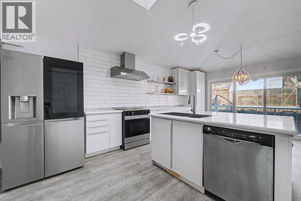 267 Panamount Hill NW - 2