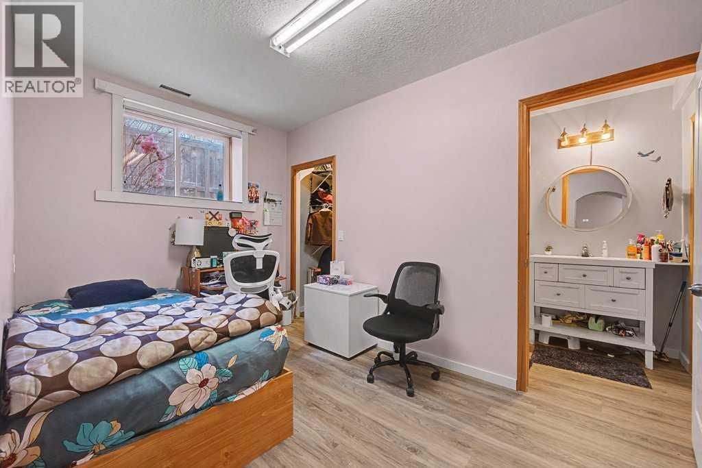 267 Panamount Hill NW - 41