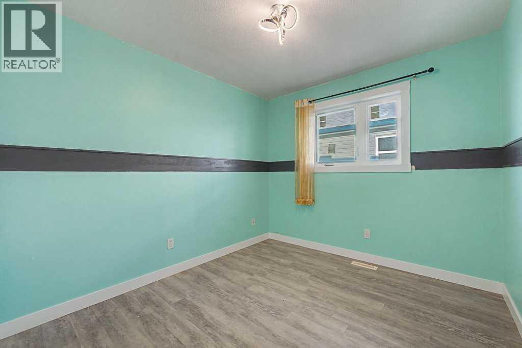 267 Panamount Hill NW - 24