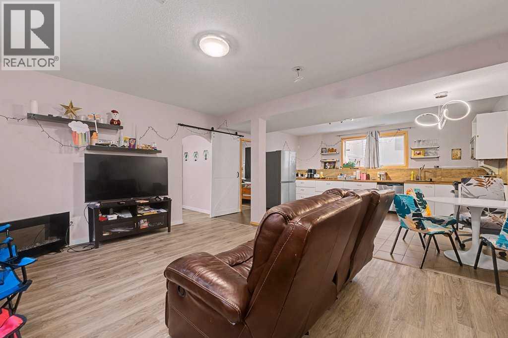 267 Panamount Hill NW - 33