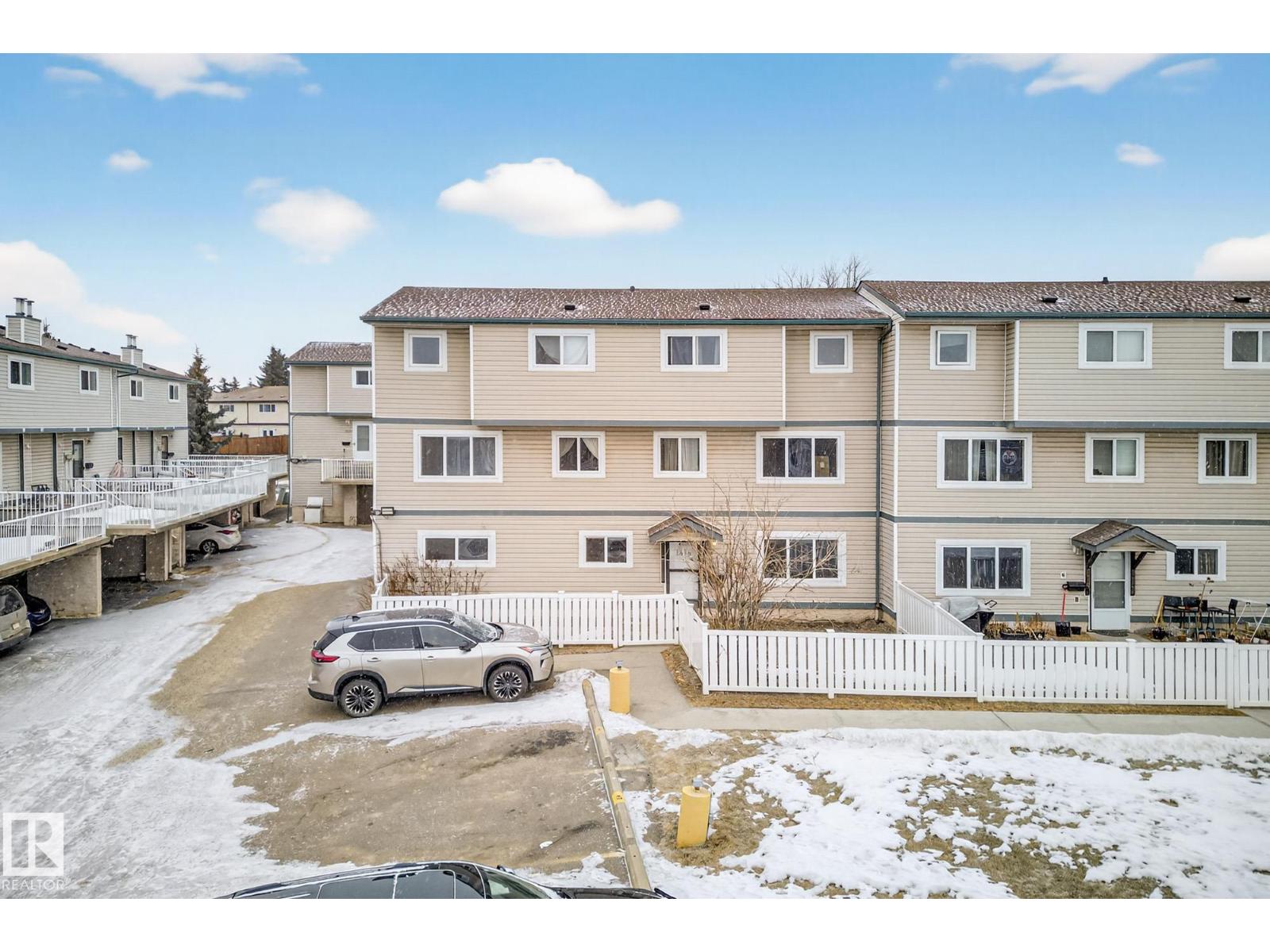 
          1414 LAKEWOOD RD W NW
            <br/>
            <span>Edmonton</span>
            , 
            <span>AB</span>
             <span>T6K3M2</span>
         - Photo 13