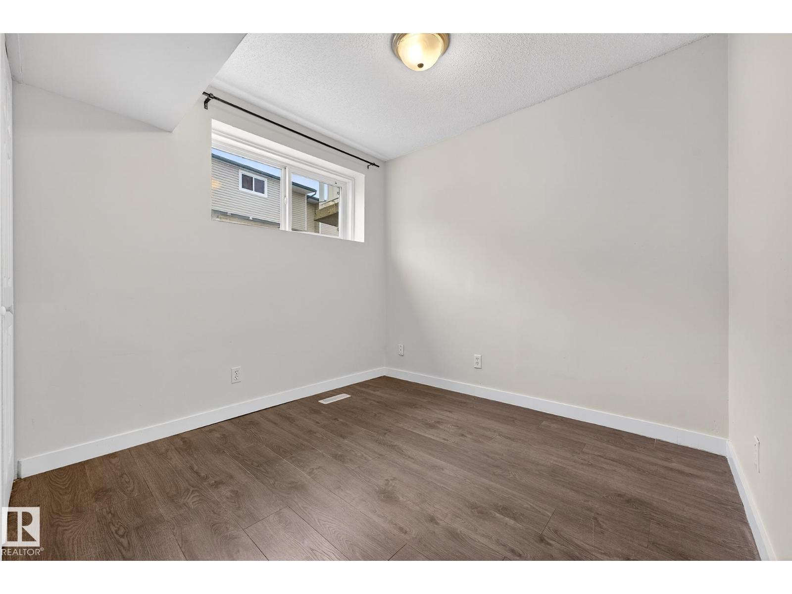 
          1414 LAKEWOOD RD W NW
            <br/>
            <span>Edmonton</span>
            , 
            <span>AB</span>
             <span>T6K3M2</span>
         - Photo 10