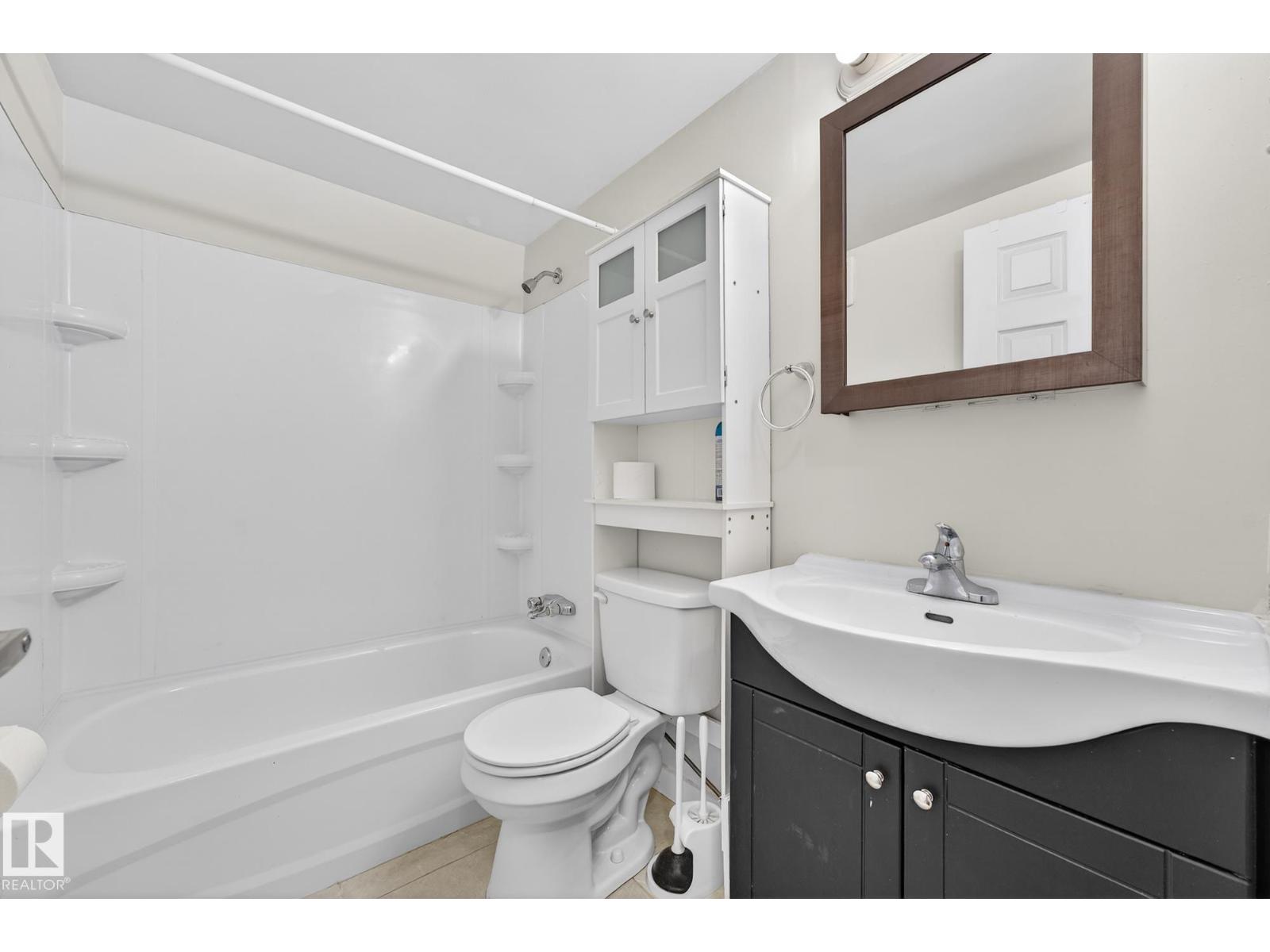 
          1414 LAKEWOOD RD W NW
            <br/>
            <span>Edmonton</span>
            , 
            <span>AB</span>
             <span>T6K3M2</span>
         - Photo 16