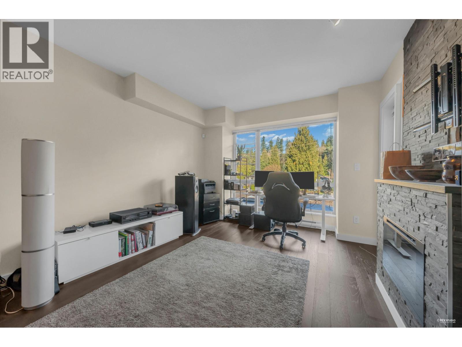 315 1330 MARINE DRIVE, North Vancouver