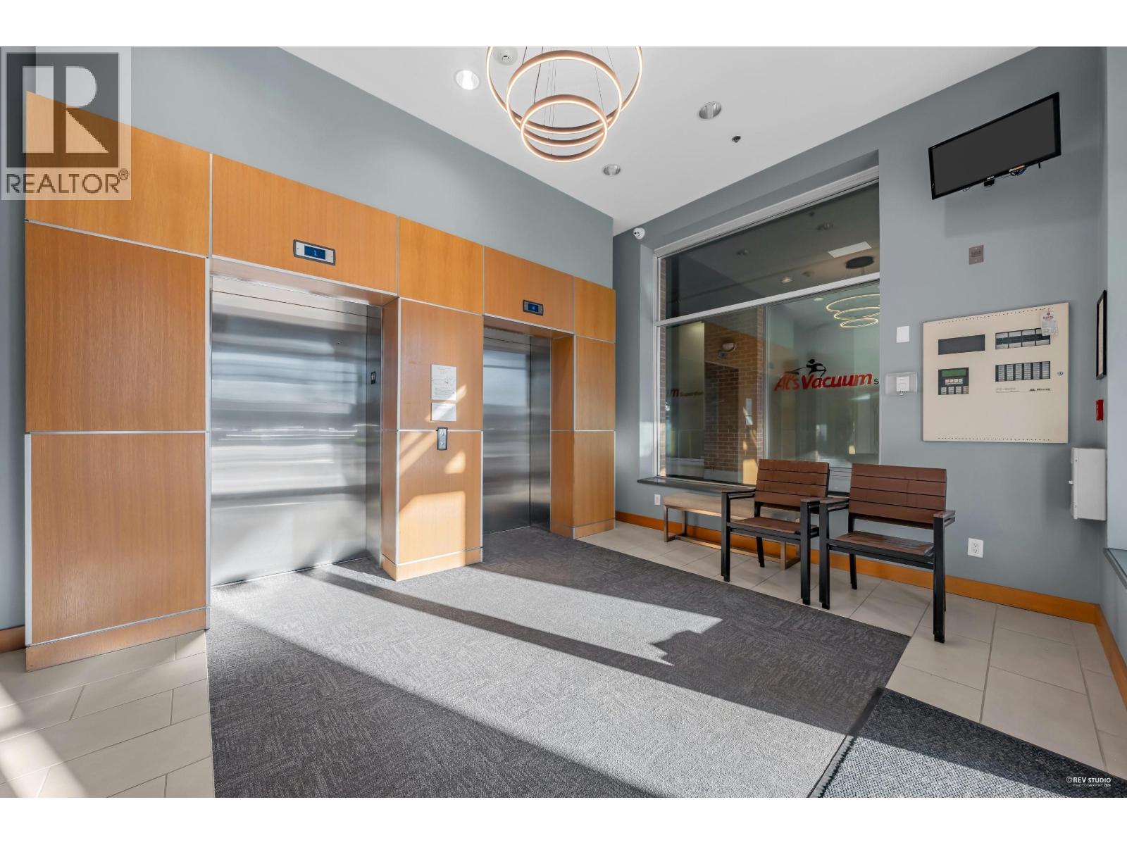 315 1330 MARINE DRIVE, North Vancouver