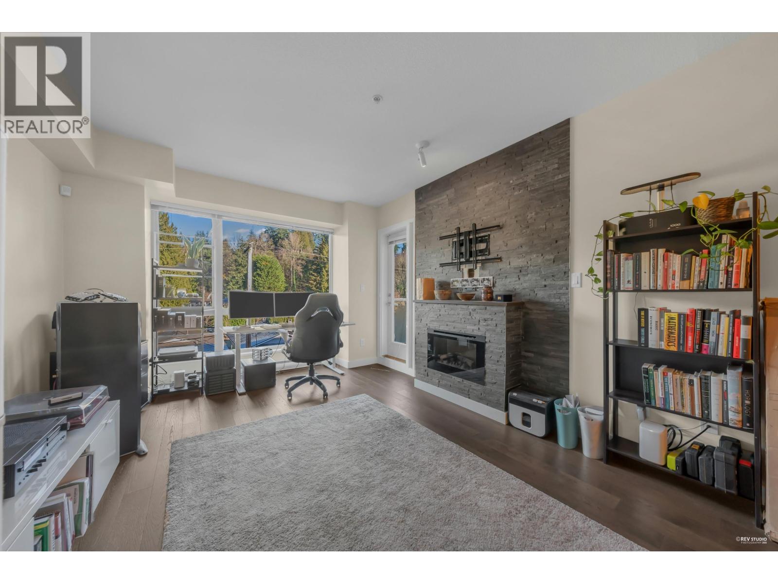 315 1330 MARINE DRIVE, North Vancouver