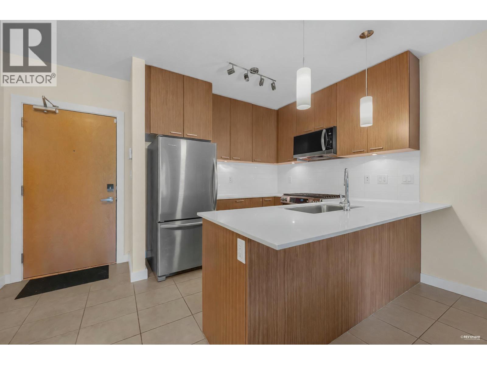 315 1330 MARINE DRIVE, North Vancouver