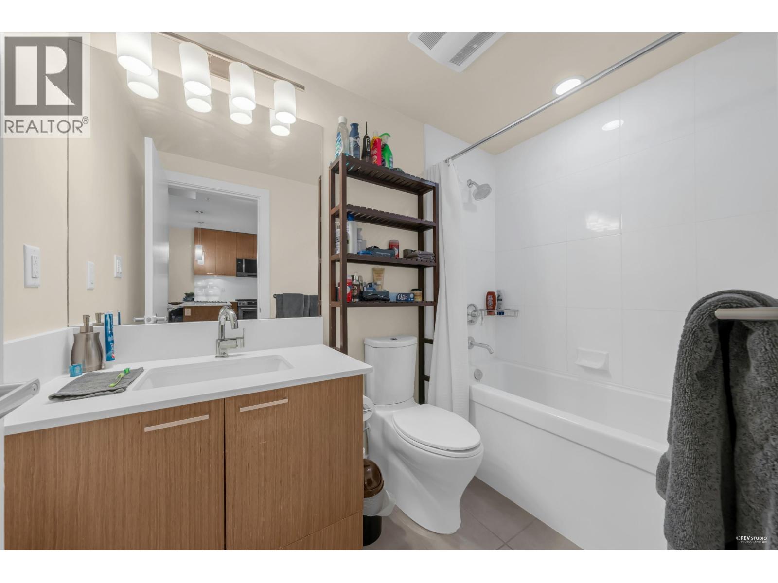 315 1330 MARINE DRIVE, North Vancouver