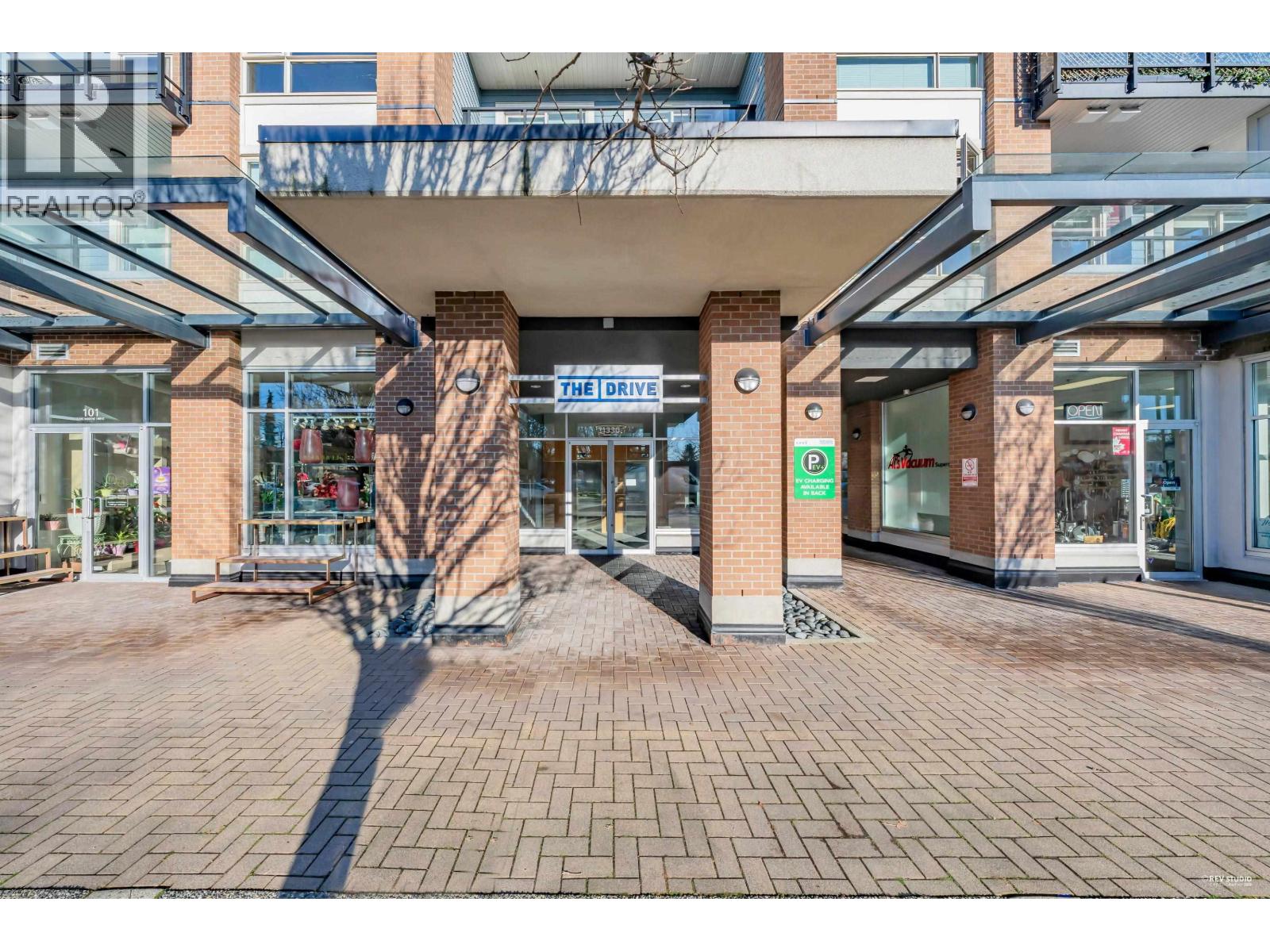 315 1330 MARINE DRIVE, North Vancouver