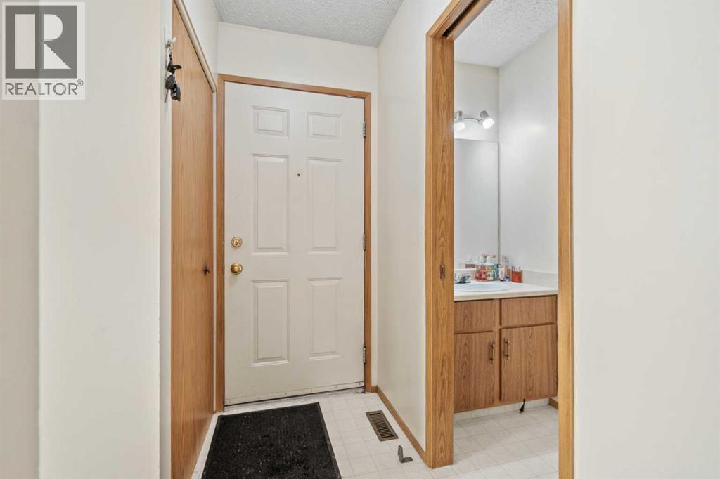 Single Family House for Sale in  Range Gardens NW Ranchlands Calgary 