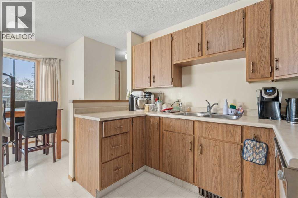 Single Family House for Sale in  Range Gardens NW Ranchlands Calgary 