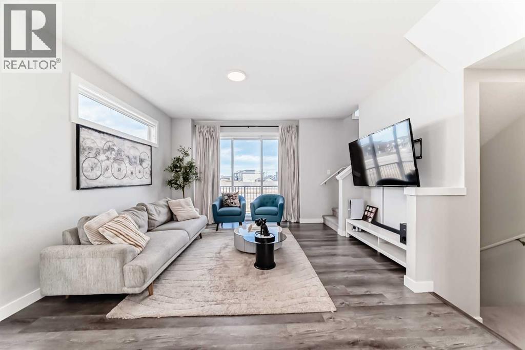 413 SKYVIEW RANCH CIRCLE NE - 1
